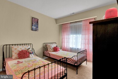 10344 Lantern Ln, Hagerstown, MD 21740 - photo 4