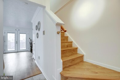 13947 Winding Ridge Ln, Centreville, VA 20121 - photo 3