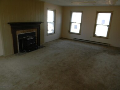 237 Claremont Ave, Tamaqua, PA 18252 - photo 3