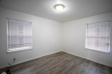 502 Barkley St, Houston, TX 77022 - photo 5