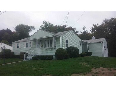 53 Waycross Dr, Warwick, RI 02888 - photo 2