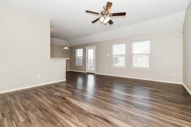 1821 Ridgecrest Dr, Terrell, TX 75160 - photo 2