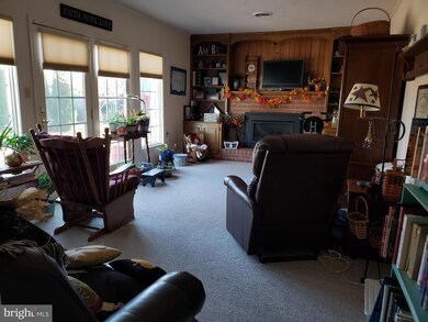 145 Jackson Dr, Chambersburg, PA 17201 - photo 5