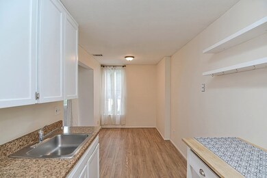42 Shrewsbury Green Dr unit H, Shrewsbury, MA 01545 - photo 4