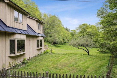 546 E Barnard Rd, South Royalton, VT 05068 - photo 4