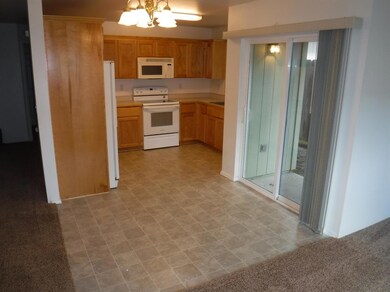 335 NE Cooper Dr, Grants Pass, OR 97526 - photo 3