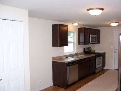 1146 Denver Dr, Carpentersville, IL 60110 - photo 4