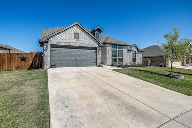 1627 Glade Meadows Dr, Burleson, TX 76058 - photo 2
