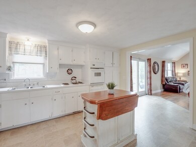 8 Brandon St, North Billerica, MA 01862 - photo 7