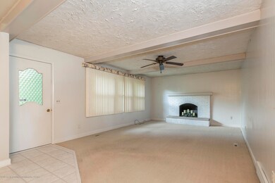005-photo-living-room-7483748
