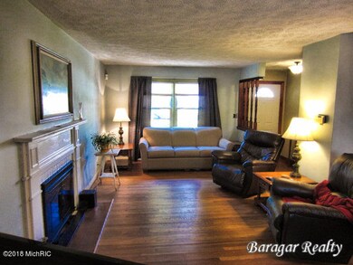 1008 Lockridge Dr NE, Grand Rapids, MI 49505 - photo 5