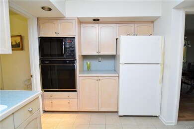 5235 Elgin Dr, Emmaus, PA 18049 - photo 6