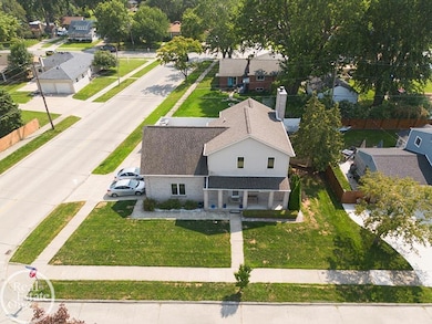 22212 Mylls Ct, Saint Clair Shores, MI 48081 - photo 2