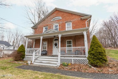 481 Maple St, Hinsdale