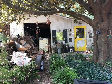 detached garage-shed-lean to