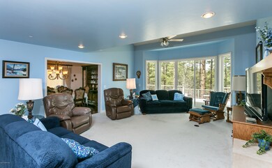 005_Living Room