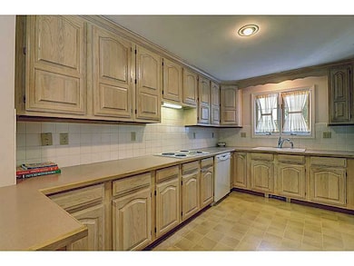 62 Sage Dr, Cranston, RI 02921 - photo 7