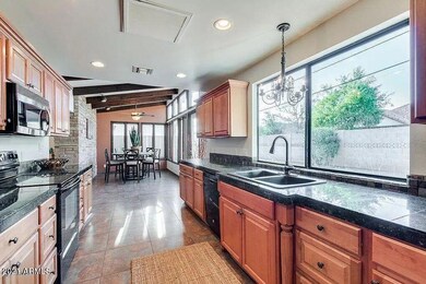 Big Windows,Upgraded Cabinets,Granite