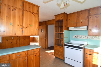 268 Wilkes St unit 1, Berkeley Springs, WV 25411 - photo 6