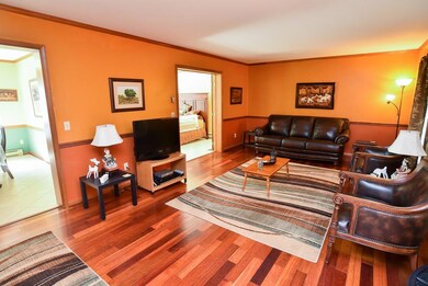 Living Area- Entry View