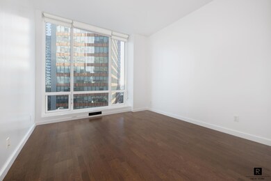 Star Tower LIC unit 14G, Long Island City, NY 11101 - photo 4