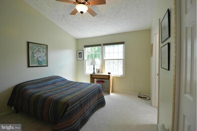 13348 Burkitts Rd, Fairfax, VA 22033 - photo 7