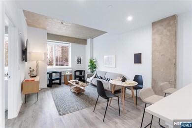 10 Commerce Ct unit 2A, Newark, NJ 07102 - photo 4