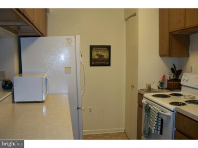 1312 Fairbourne Ct unit 1312, Lansdale, PA 19446 - photo 5