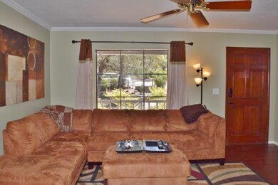Living Room (3)