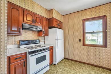 1759 E 36th St, Lorain, OH 44055 - photo 6