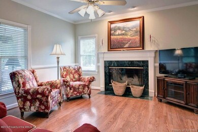 005_1921 Carter Rd Family Room