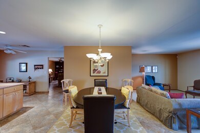 004_Dining Area
