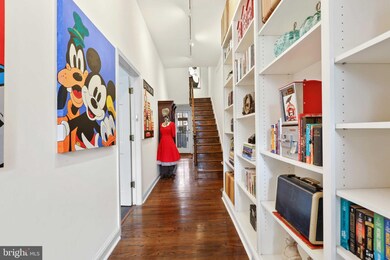 117 W Barre St, Baltimore, MD 21201 - photo 7