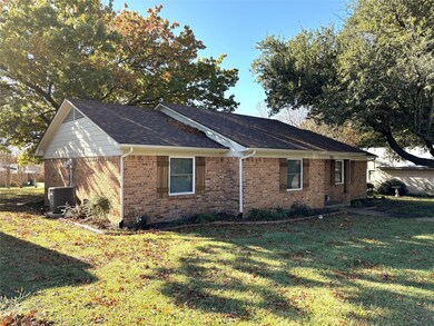 906 Boone Dr, Sherman, TX 75090 - photo 2