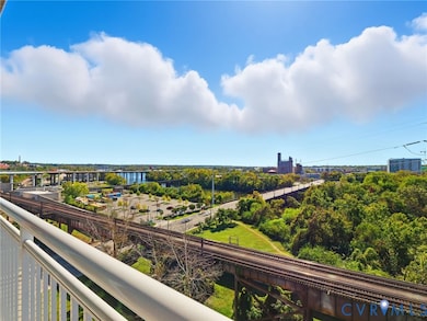 Vistas on the James unit U806, Richmond, VA 23219 - photo 3