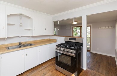 1705 Highview Dr, Des Moines, IA 50315 - photo 5