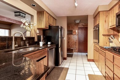4 East Butte Lane-7