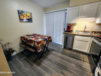 2755 Dining Area