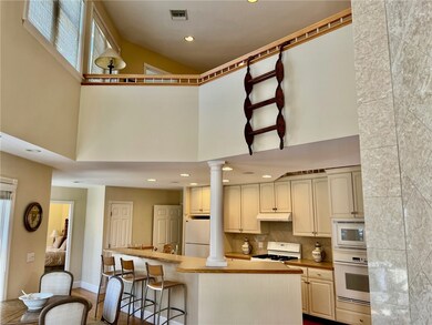 611 Wolcott Ave, Middletown, RI 02842 - photo 4