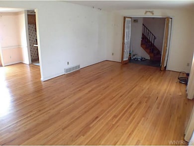 515 Meadowbrook Dr, North Tonawanda, NY 14120 - photo 4