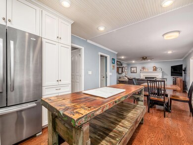 Kitchen to Great Rm