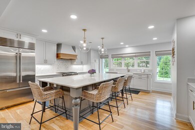 9803 Fosbak Dr, Vienna, VA 22182 - photo 4