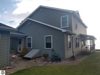 328 N Huron Rd, Au Gres, MI 48703 - photo 2