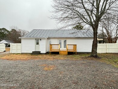Exterior / Rear