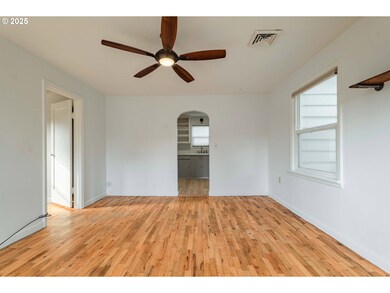 835 Academy St NE, Salem, OR 97301 - photo 4