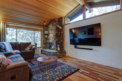 20602 Coventry Cir, Bend, OR 97702 - photo 2