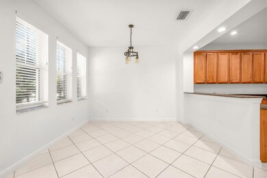 650 Pacific Grove Dr unit 5, West Palm Beach, FL 33401 - photo 3