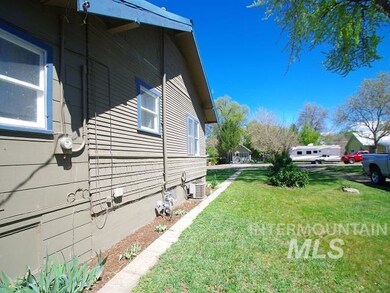 1073 W 5th St, Weiser, ID 83672 - photo 6