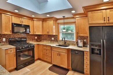 4 Lake Ave, Saugus, MA 01906 - photo 4