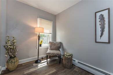 Entry/Sitting Area
